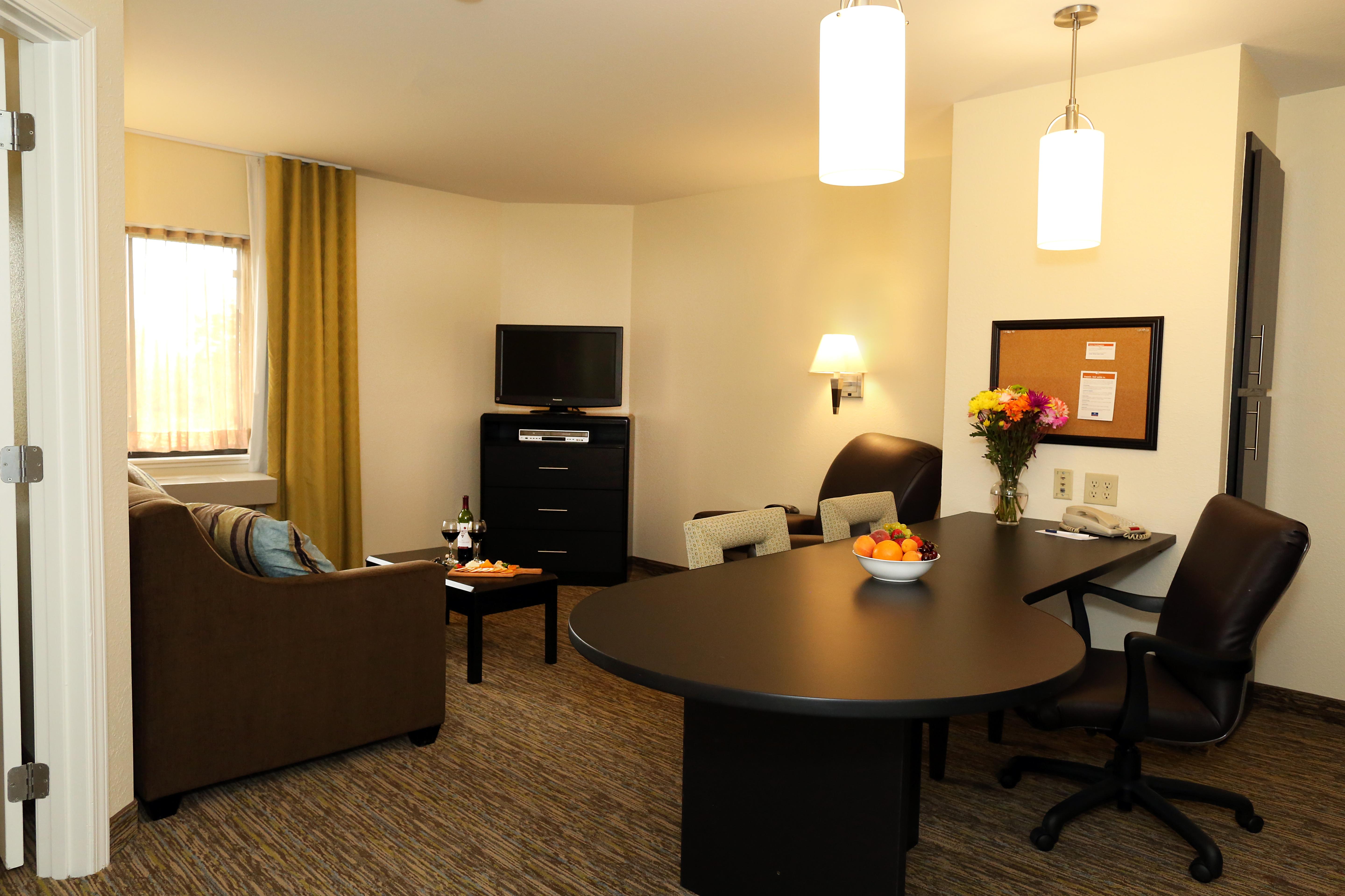 Candlewood Suites East Lansing By Ihg Exterior photo