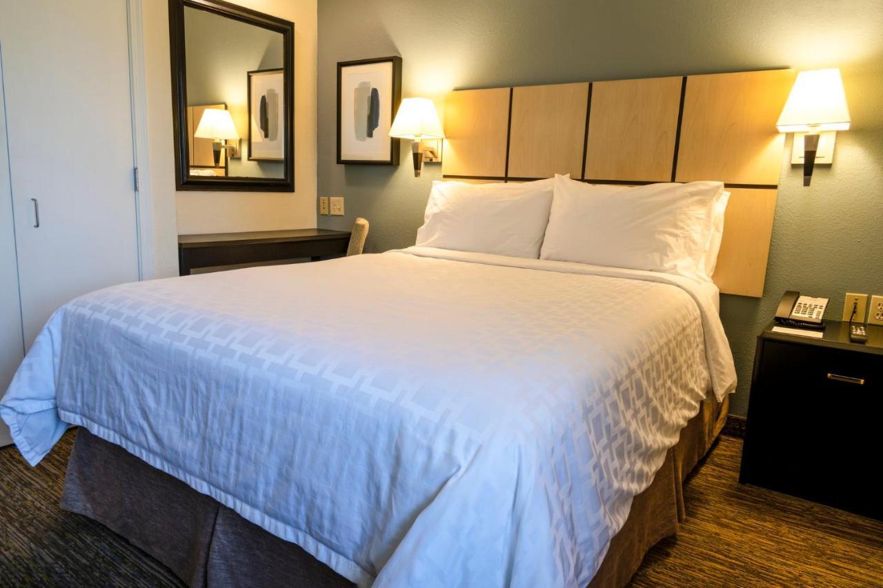 Candlewood Suites East Lansing By Ihg Exterior photo