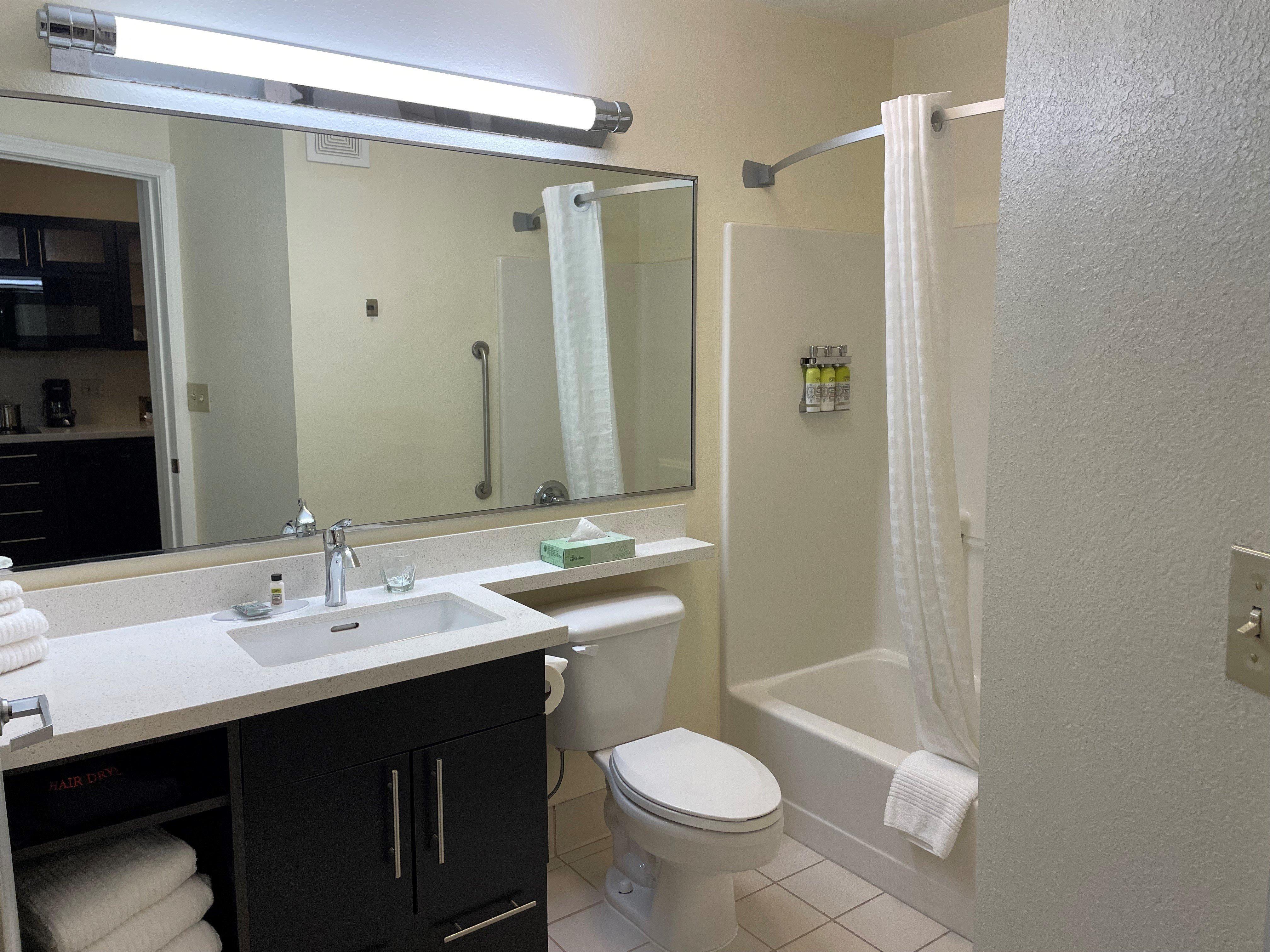Candlewood Suites East Lansing By Ihg Exterior photo