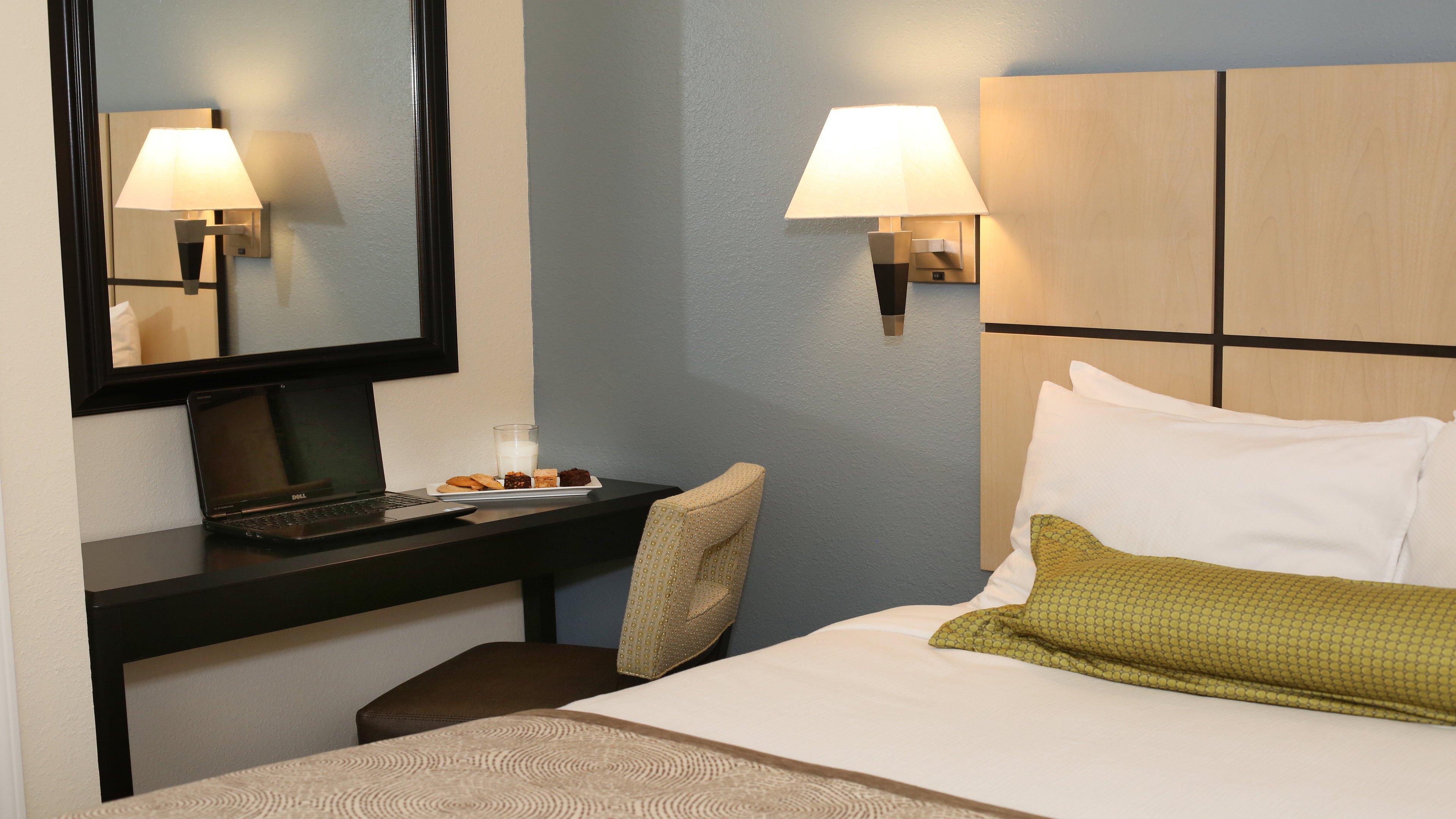 Candlewood Suites East Lansing By Ihg Exterior photo