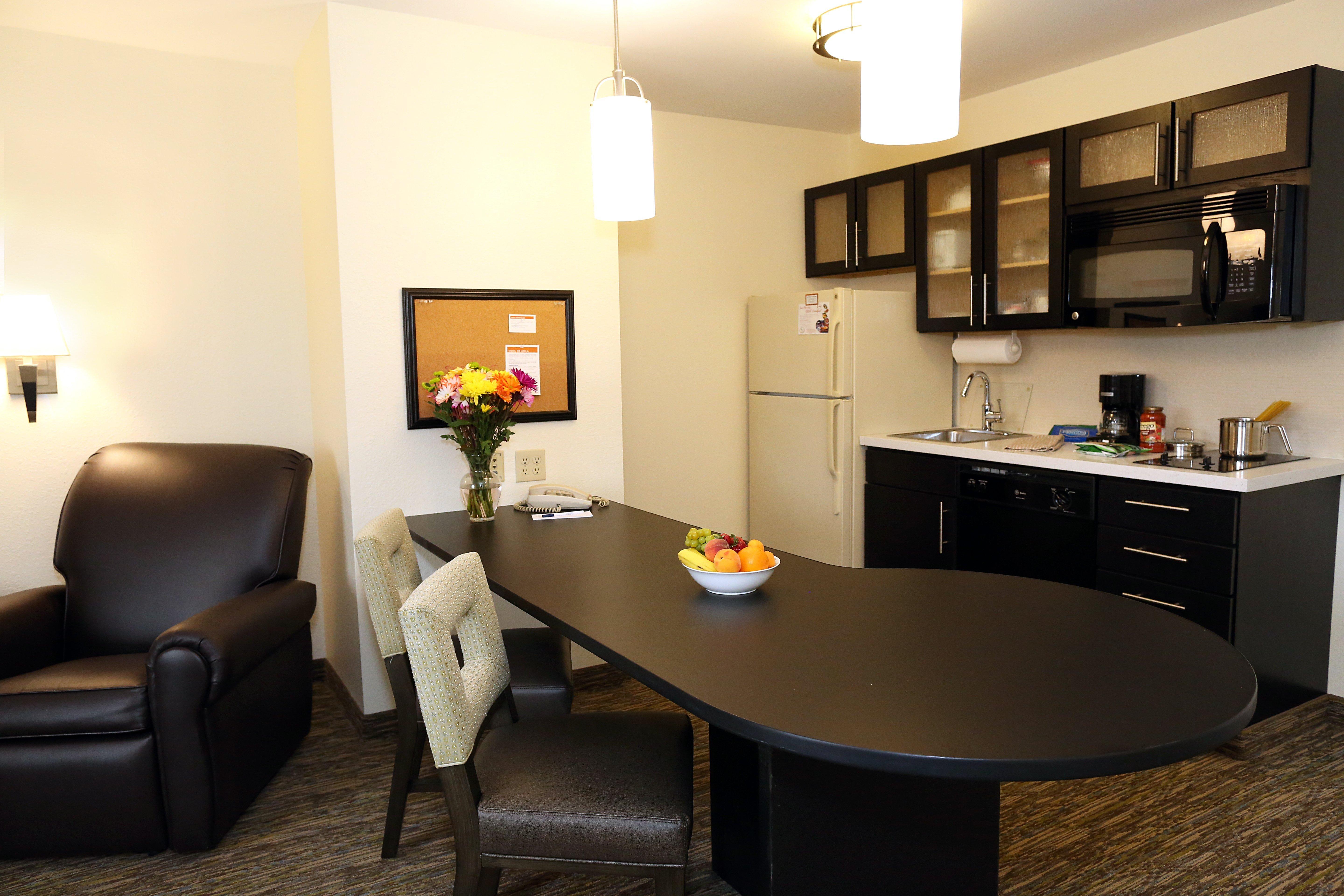 Candlewood Suites East Lansing By Ihg Exterior photo