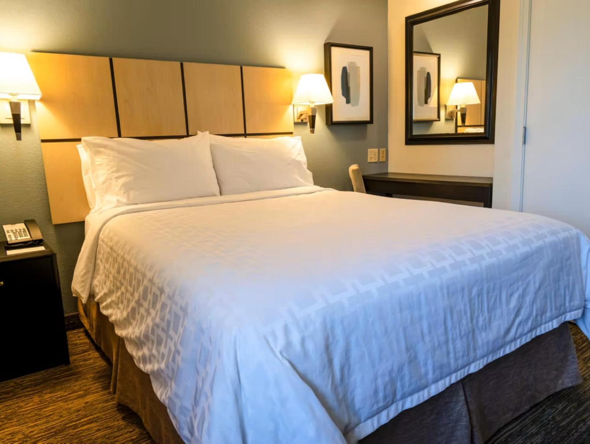 Candlewood Suites East Lansing By Ihg Exterior photo